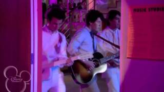 JONAS =Nick Jonas= {Give Love a Try} _Video Ufficiale_