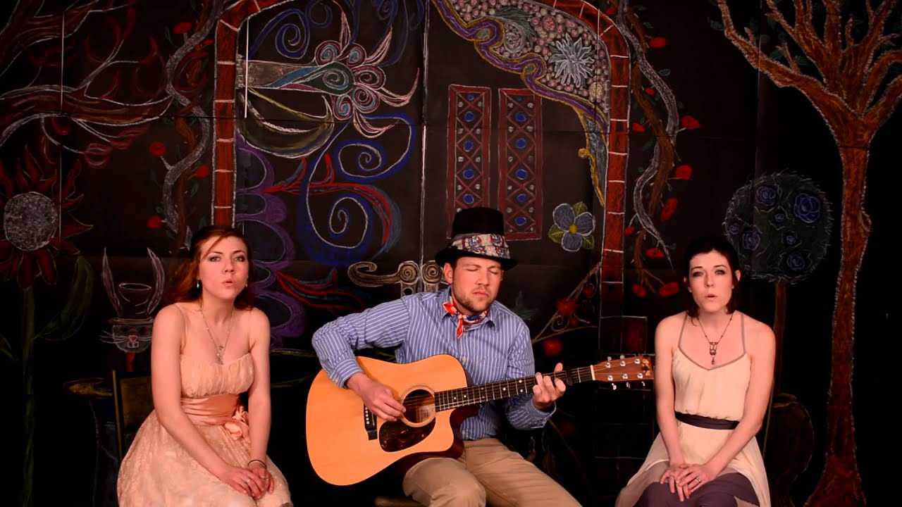 在 YouTube 上觀看「Baby Don't Go - Sonny and Cher - Cover by The Iveys」