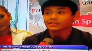 Download lagu PromoTV Album The BeeSings_ASTRO AWANI PromoTV Album The BeeSings_ASTRO AWANI