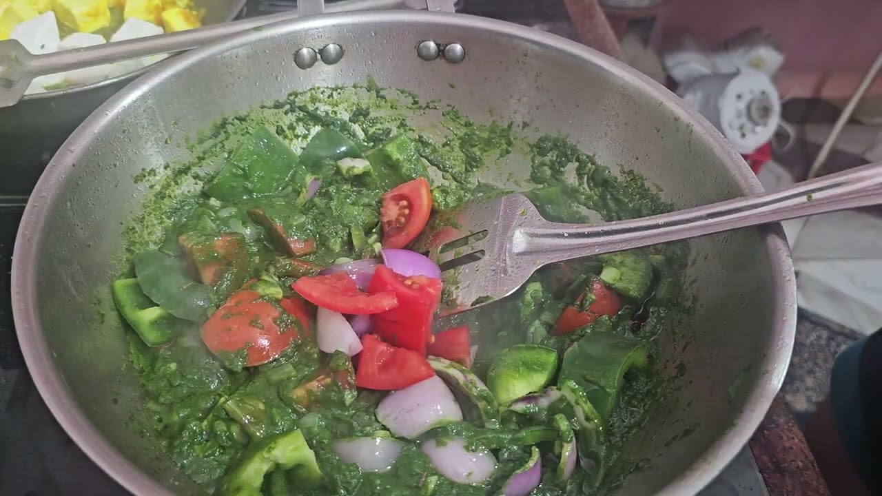 Lahsunami Palak Paneer with Capsicum 👍#reels #youtubeshorts #youtube #shortvideo #viral 