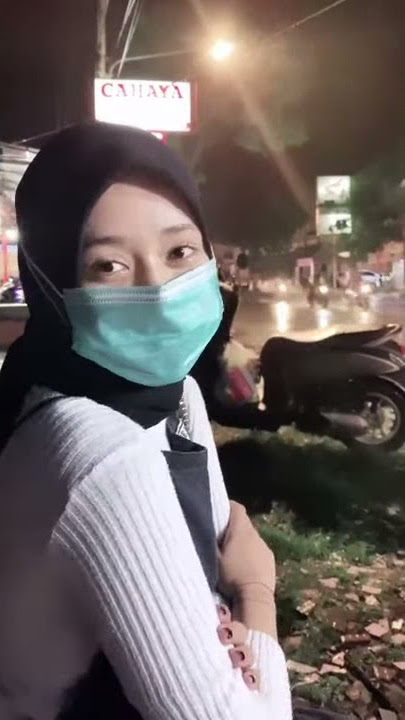 Story wa mentahan halu, kehujanan bareng cewe cantik.