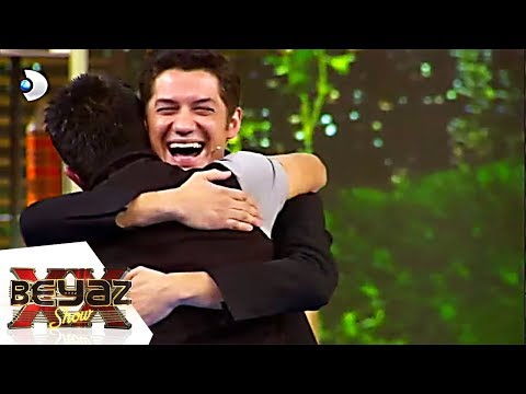 Beyaz'dan Konuklara İlkokul Sürprizi - Beyaz Show