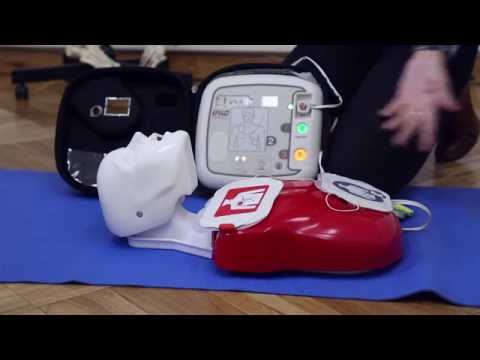Video: Širdies Ir Plaučių Gaivinimo Bei Automatinio Išorinio Defibriliatoriaus Mokymo Ir įdarbinimo Dvikalbio Klausimyno Kūrimas, Patvirtinimas Ir Vertimas