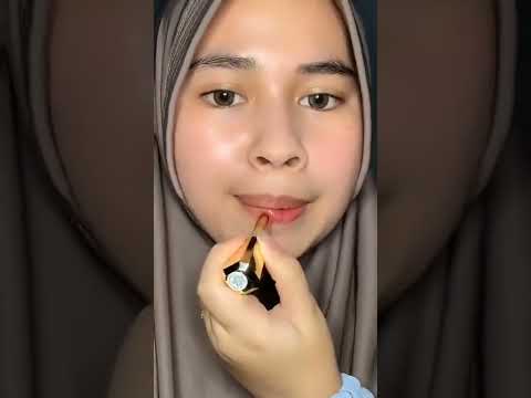 Video: ULTA Matte Lip Crayon Dalam Shade Raspberry Rose Untuk Bibir Rosy Warm