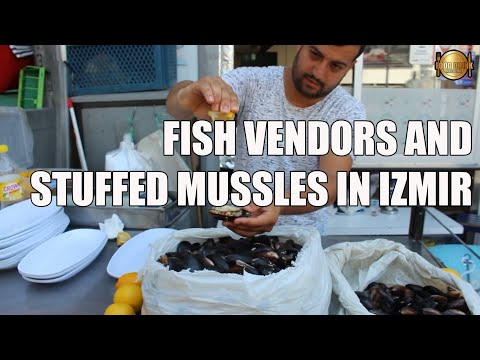 Fish vendors and stuffed mussles in Izmir | Food Drink Magazine