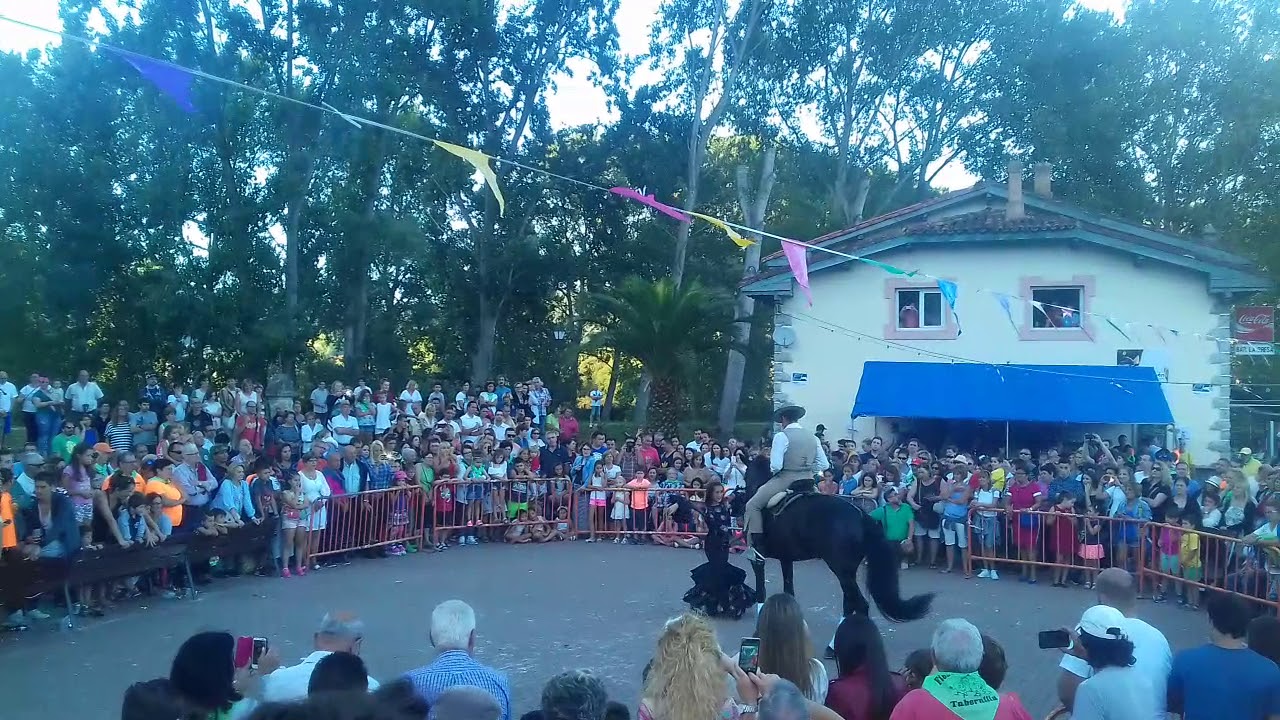 AMPUERO . II FIESTA del PIMIENTO en TABERNILLA 2017 . REBECA . 20170812 200715