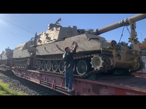 Αλεξανδρούπολη: Το ΚΚΕ και η ΚΝΕ έστησαν μπλόκο σε τρένο με αμερικανικά άρματα μάχης