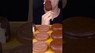 Jimmy ASMR chocolate eating mukbang #shorts #asmr #mukbang #youtubeshorts #chocolate