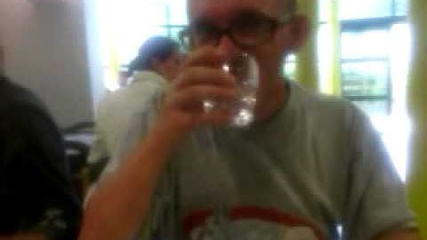 lol il boit de l eau