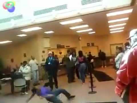 Fight In The Public Aid Office In Chicago Youtube