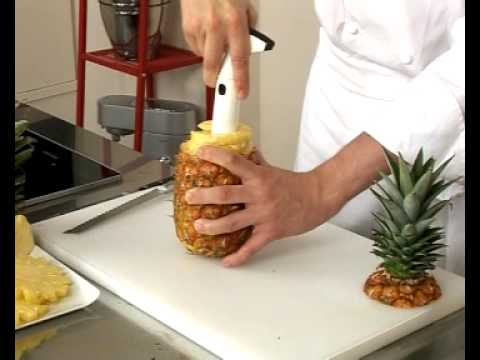 Vidéo: Comment Couper L'ananas Sur La Table