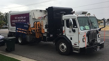 Salt Lake City: Pete 520 Labrie Automizer Garbage Truck