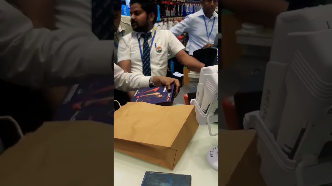 new phone 📱one plus 🥰Lulu Mall, Lucknow