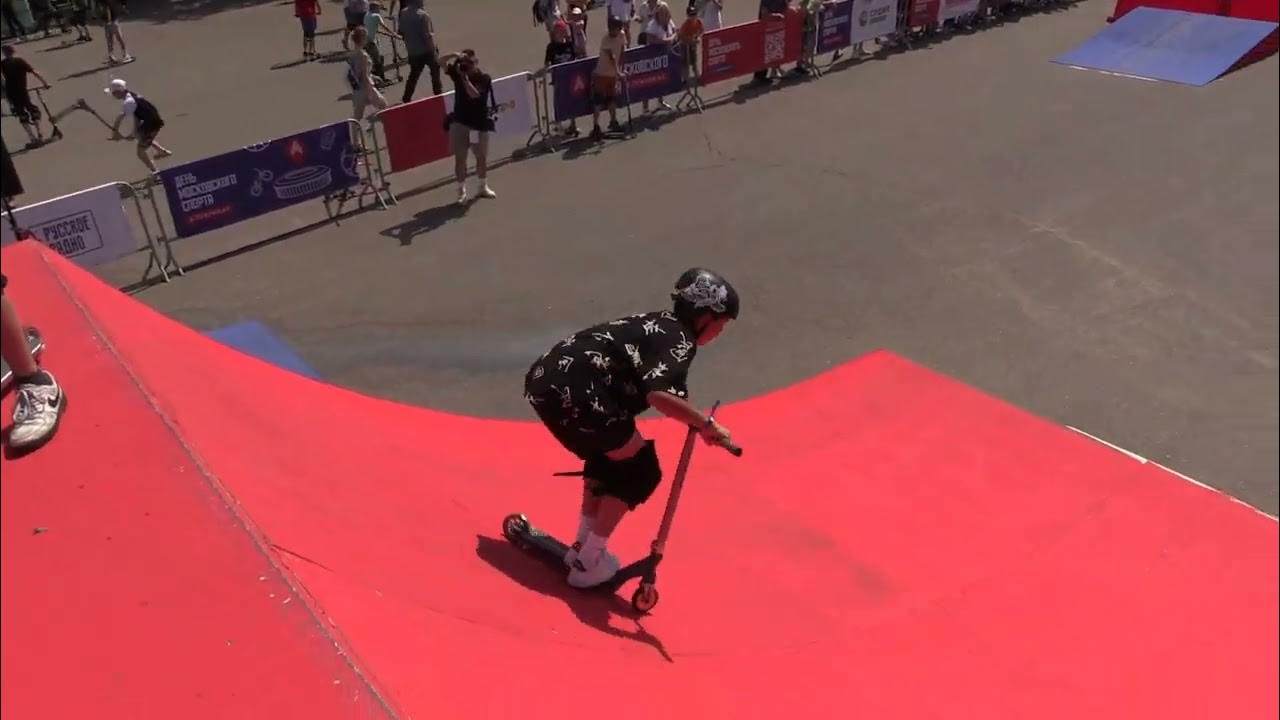 Бэкфлип на самокате