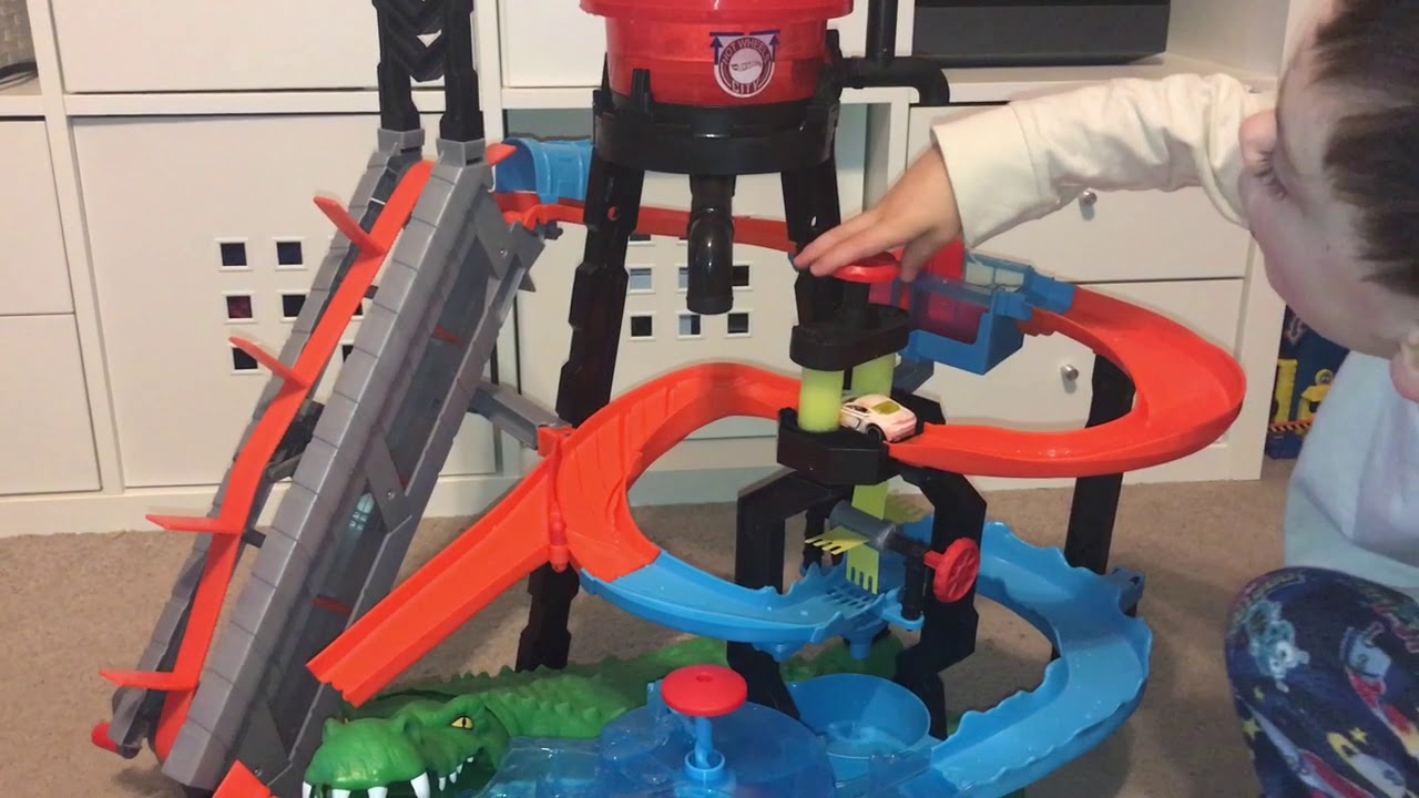 Hot Wheels Ultimate Gator Car Wash YouTube