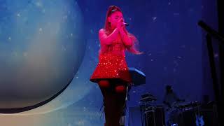 Download Lagu Ariana Grande - 'No Tears Left to Cry' Live (Sweetener Tour) MP3 Download Lagu Ariana Grande - 'No Tears Left to Cry' Live (Sweetener Tour) MP3