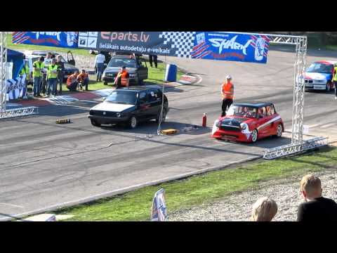 vw-golf-ii-vs.-mini-cooper-drag-race