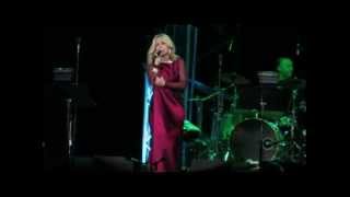 Pichak - Googoosh & Ebi Concert - Las Vegas December 2014 Resimi