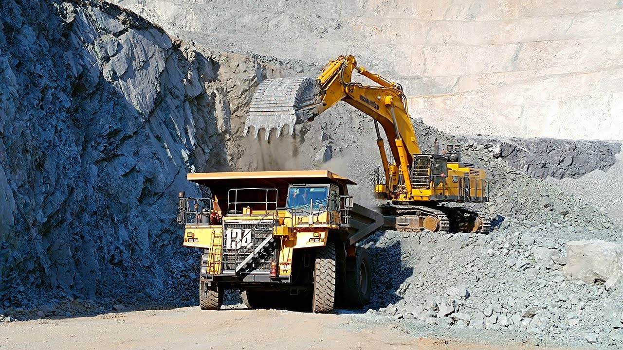 Komatsu HD785-7 Dump Truck | Komatsu PC1250-8 excavator