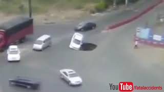 لحظة# سقوط #سيارة في #حفرة #عميقة#....يا رب سلم