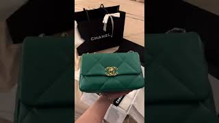 ✨ UNBOXING CHANEL 19 Green Lambskin Bag 2022 !! IT'S BEAUTIFUL
