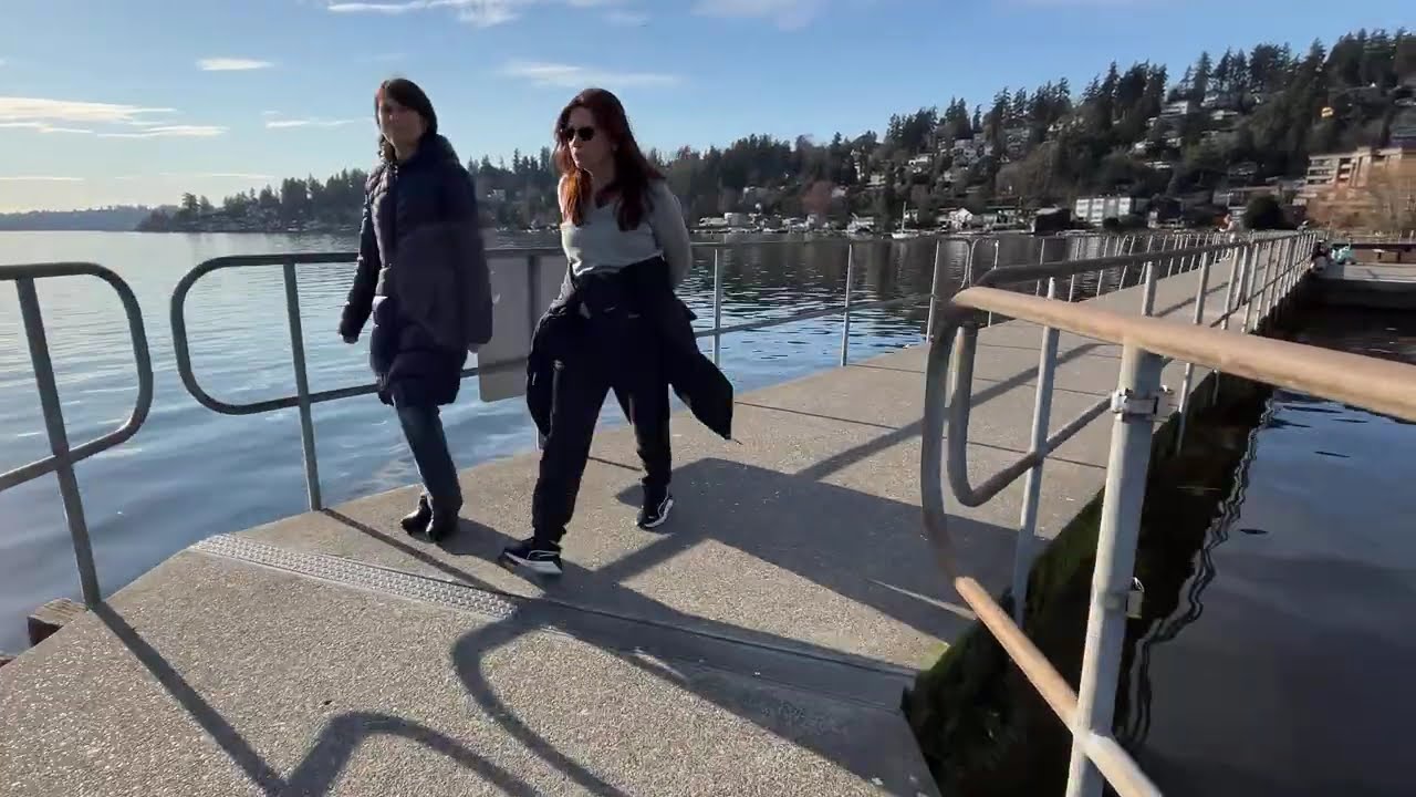 Sunny lake walk around Lake Washington