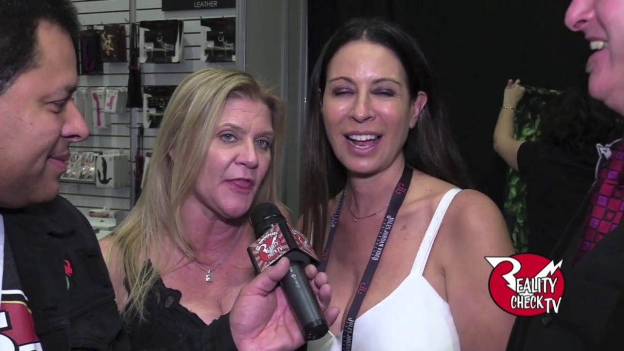 Ginger Lynn and Christy Canyon at AVN 2020 1/24/20 - YouTube.