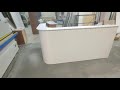 Закругленный ресепшн для салона красоты