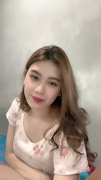 dewi istri idaman meski dirumah tetep harus cantik