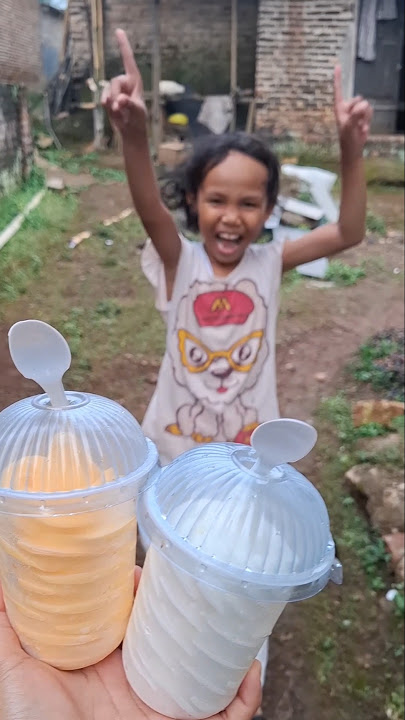 sharing ice cream for children who have had a bath #shortsy