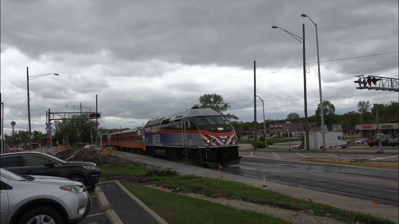 Metra Hiawatha. Eastbound at Wood Dale. May 14, 2016. YouTube