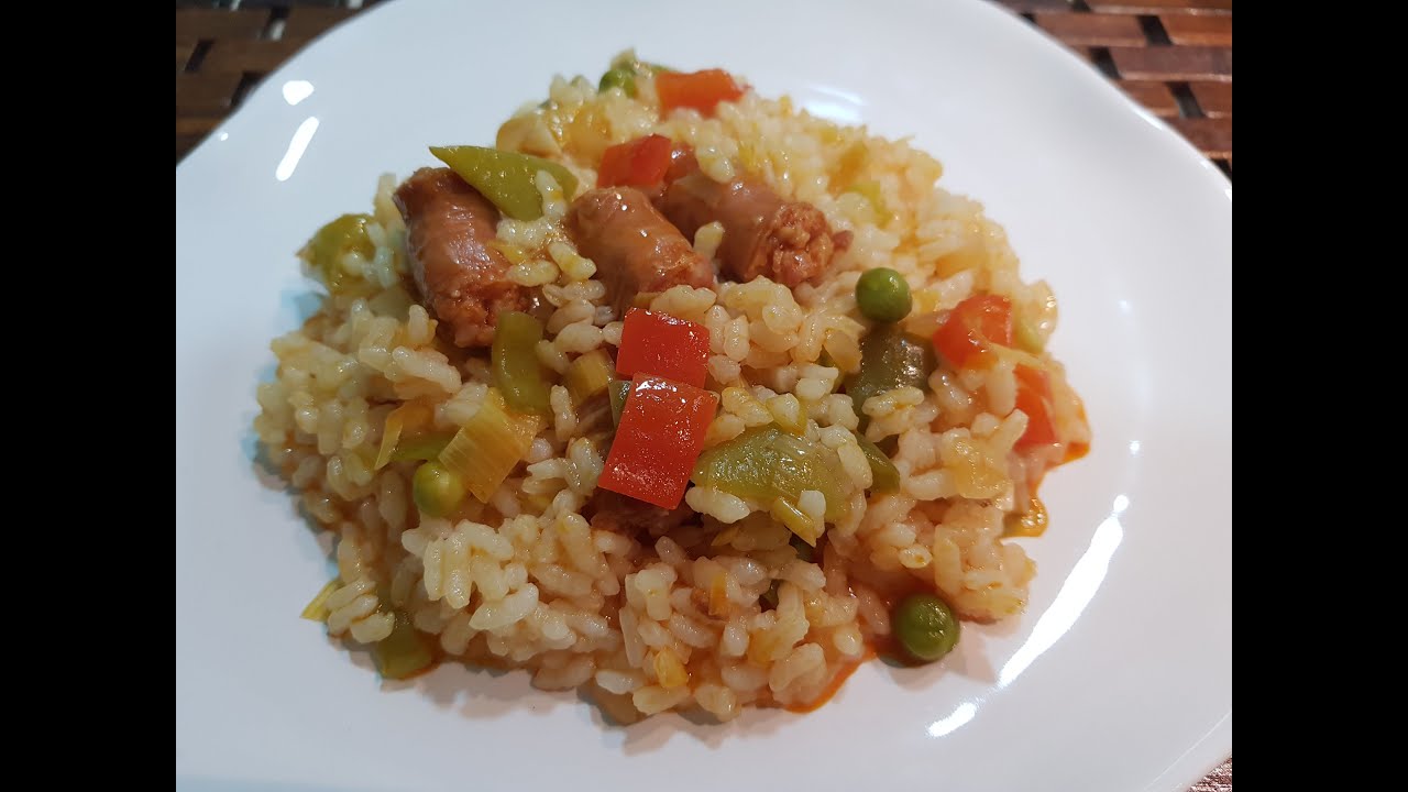 Arroz con verduras y chistorra