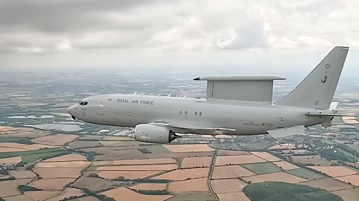 E-7 Wedgetail AEW Mk1 and Red Arrows Flypast RIAT 2025