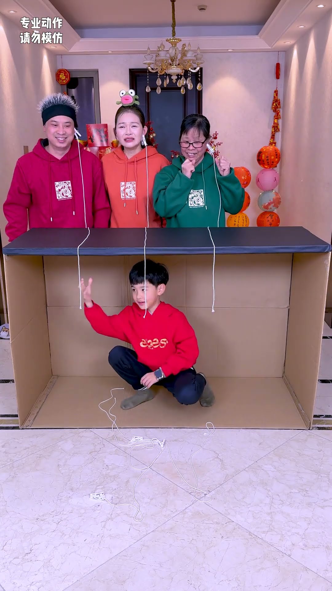 New Year Family Game! Rope Pulling Challenge, So Exciting#Funnyfamily#Partygames