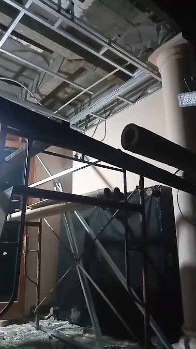 lembur di proyek - RENOVASI RUMAH MEWAH #kerjakeras #kuli_bangunanmudah