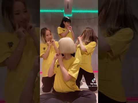 دي عليها جوز غمزات