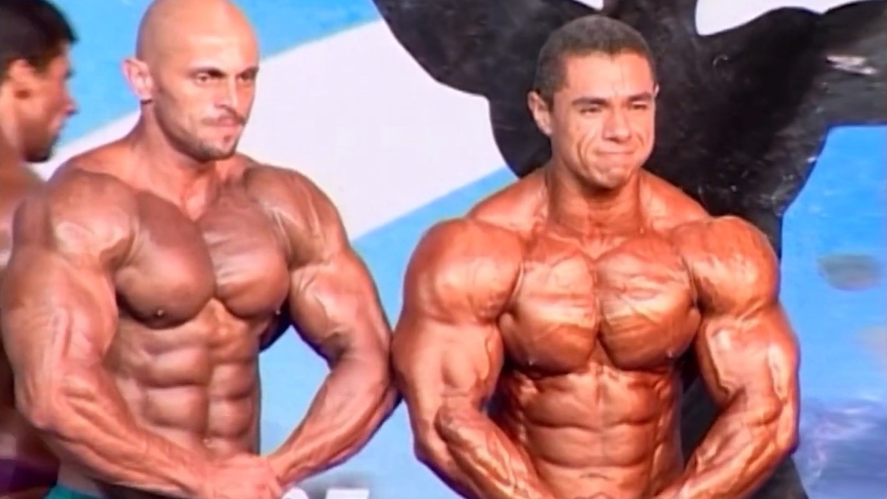 Чемпионат мира NABBA 2005 — Финалисты среди мужчин (3 места): позирование.