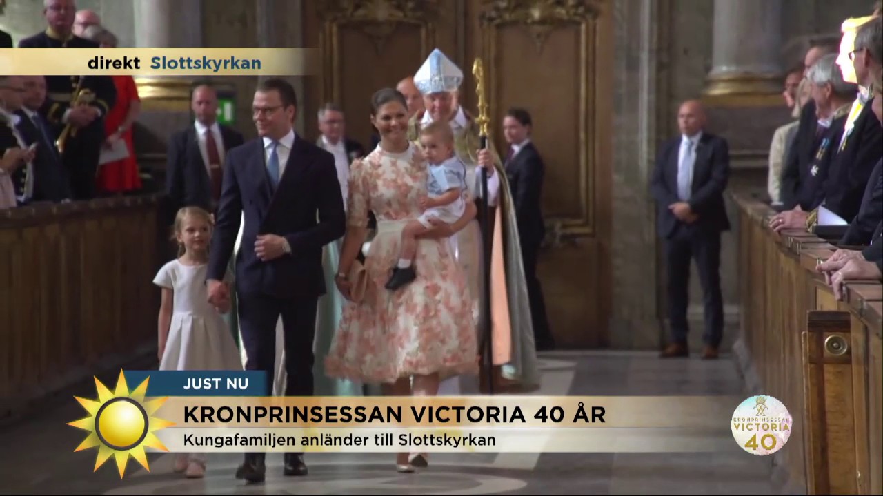 Här snor prins Oscar showen under mamma Kronprinsessans entré! - Nyhetsmorgon (TV4)