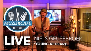 Niels Geusebroek - 'Young At Heart' live bij Muziekcafé