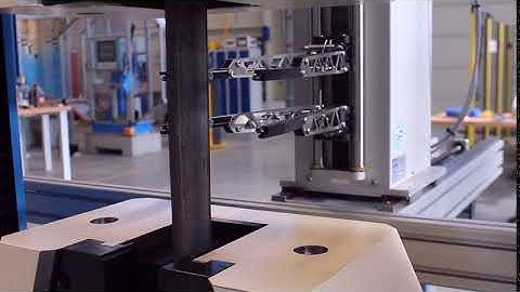 Electromechanical testing machine  E series - Extensometer with automatic stroke