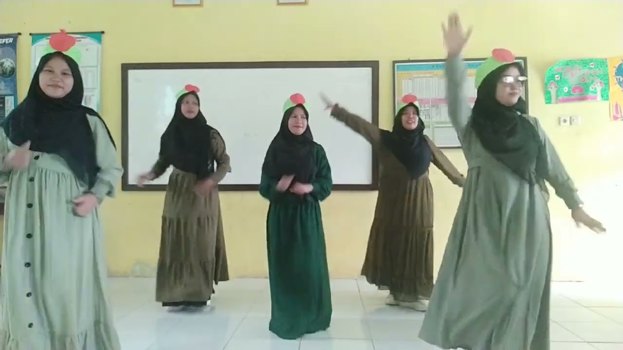 gerak dan lagu sayuran mk seni tari dosen pengampu Nuryati M,pd kelas C2 PG PAUD STKIP SITUS BANTEN