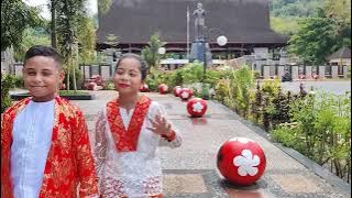 Pakaian Adat Maluku oleh siswa siswi SD Negeri 30 Maluku Tengah