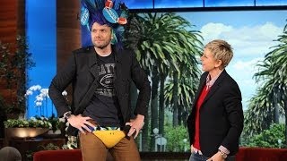 Joel McHale Loves the Seahawks