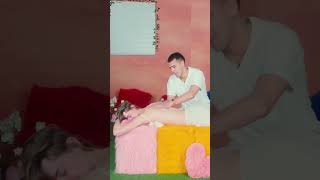 Emma en Ralph ontdekken of je geil kan worden van een EROTISCHE MASSAGE 💆‍♀️💆‍♂️