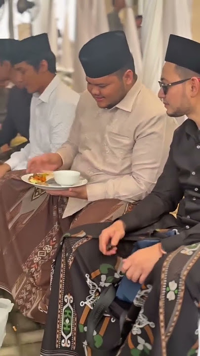 Gus Azmi and the Gus of Central Java and East Java #gusazmi #azmiaskandar #lirboyo #ngunduhmantu ...