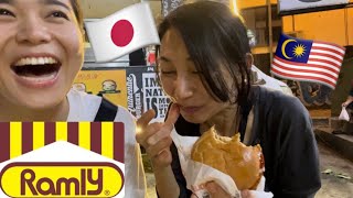 Japanese family can&#39;t stop laughing! My mom tried Ramly Burger for the first time! 🇯🇵🇲🇾