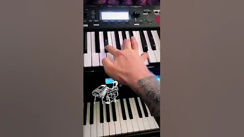 One handed live loop…Snoop Dogg by request “Tha Shiznit”