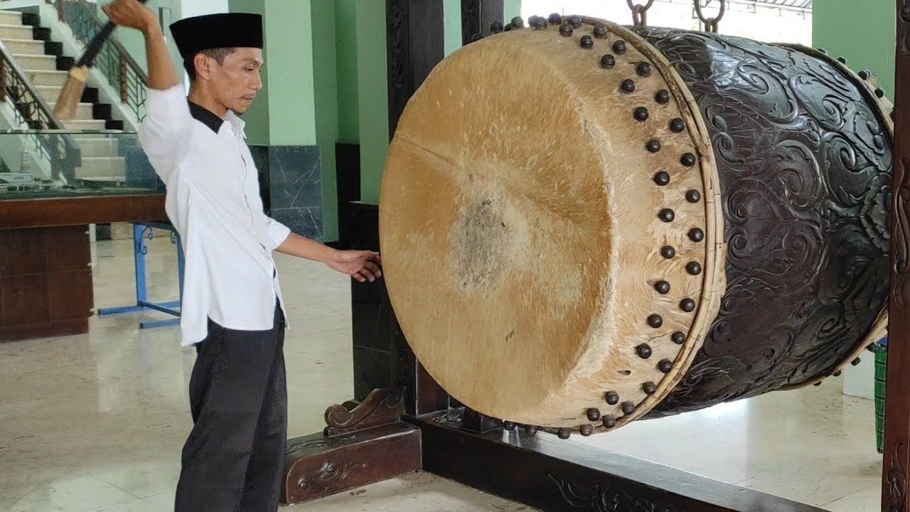 Kompilasi Cara Pukul Bedug Menjelang Sholat Jum'at di Beberapa Masjid