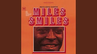 Video thumbnail of "Miles Davis - Footprints"