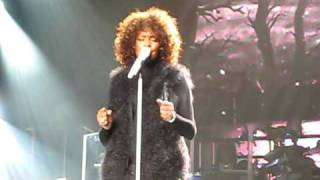 Whitney Houston "I Look To You" LIVE in Melbourne, Australia Rod Laver Arena  1st March 2010 chords